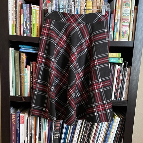 Forever 21 Black and Red Plaid Classic A-Line Skirt - Picture 1 of 8